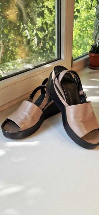 Турецкие кожаные босоножки на платформе