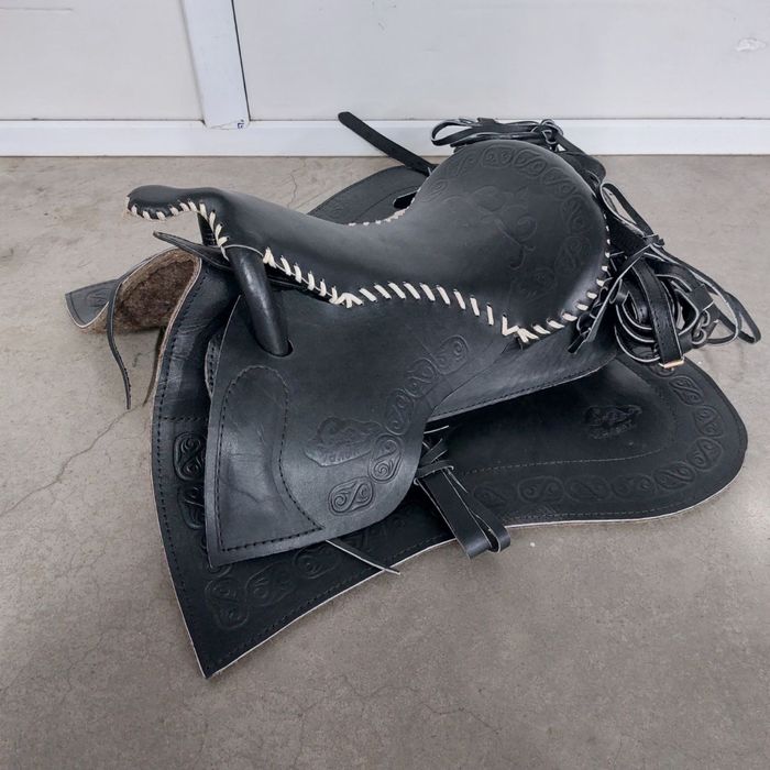 Ертокым/ертоқым/седло