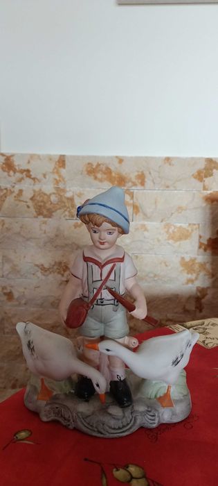 Bibelouri porțelan Fata și Băiat cu gâște,băiat cu iepurași.