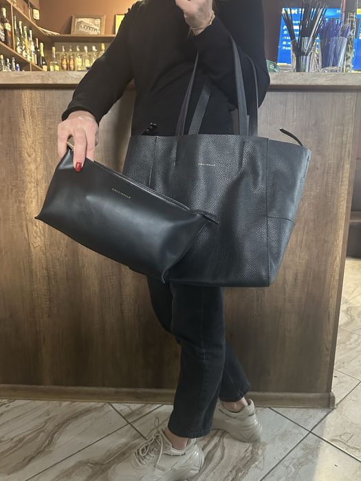 Coocinelle-естевена кожа 100%