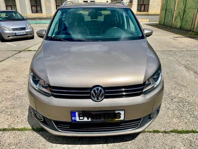VOLKSWAGEN Touran