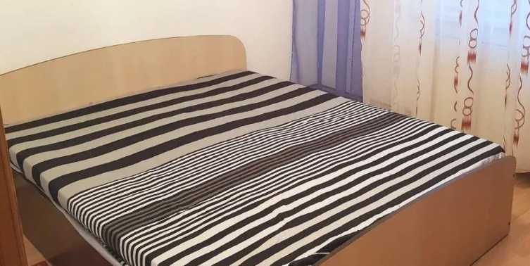 Дава се под наем Тристаен апартамент в Пловдив, Кършияка - 88 кв.м за 285.6 € - Снимка #1