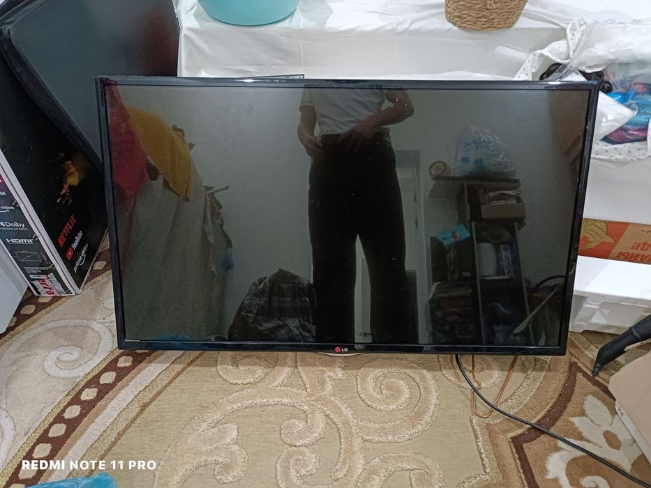 Телевизор LG большой