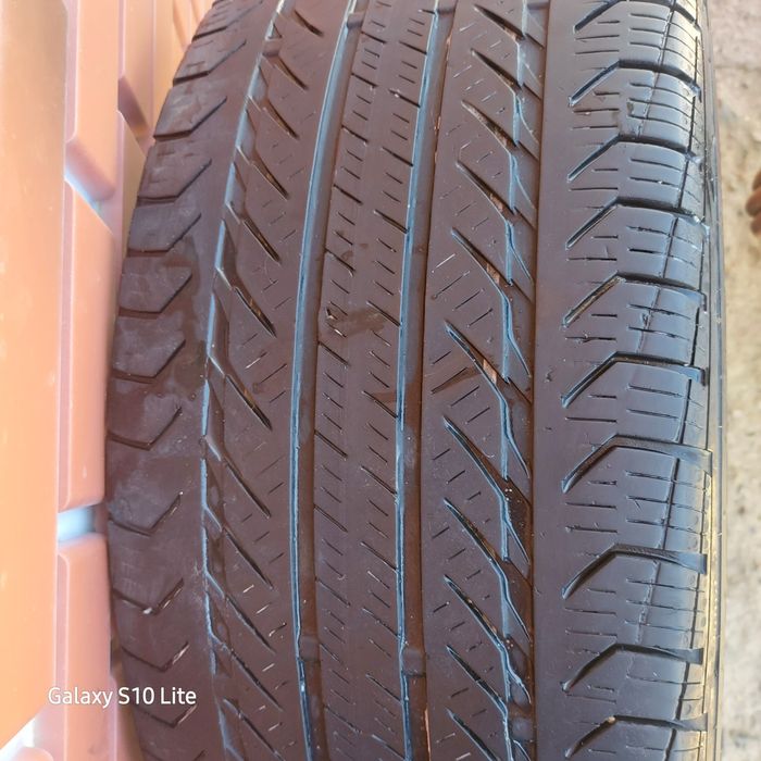 Шины для машин 235/45 R