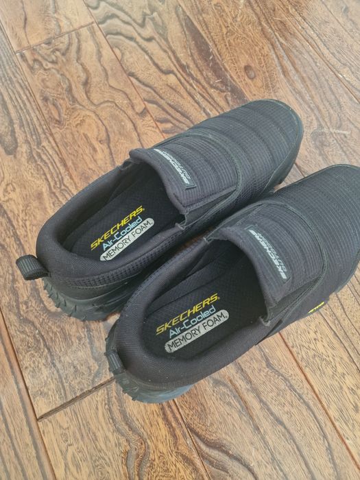 Кроссовки skechers