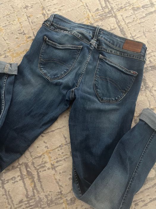 Tommy Hilfiger дамски дънки skinny и тениска