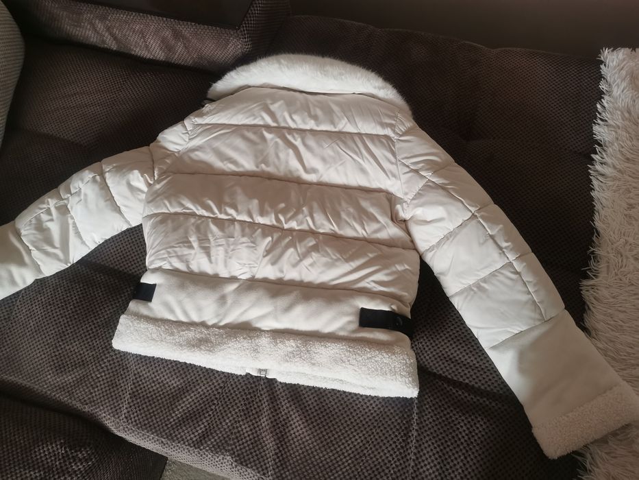 Дамско зимно яке в кремав цвят