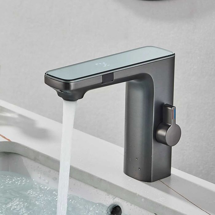 Модерен сензорен LED смесител за баня с дисплей W89