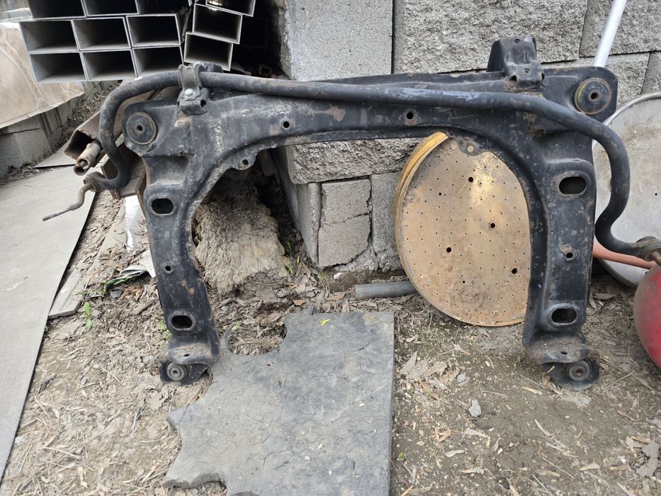 Audi 80 b3 передняя балка, сайлентблоки