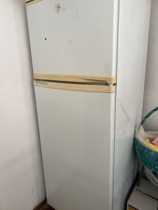 Продам холодильник