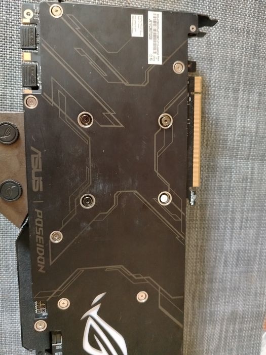 Placa video Asus Poseidon