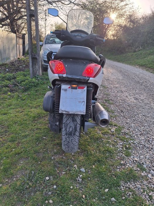 Vând scuter Yamaha xmax
