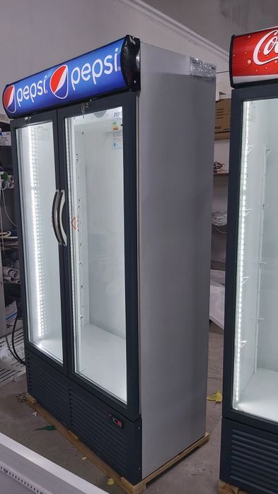 Новые DEVI витринные холодильники  заводской