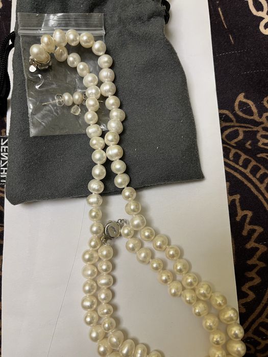 Бижута-перли , комплект с обеци, колие и гривна. Бял цвят.