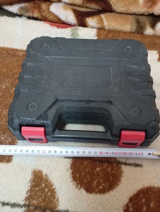 Продам шуруповёрт makita