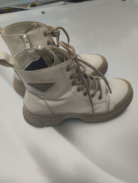 Продам детскую обувь