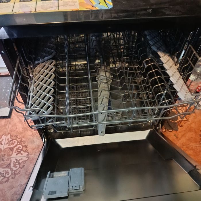 Mașină de spălat vase automata