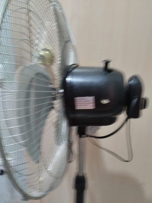 Продам напольный вентилятор б/у