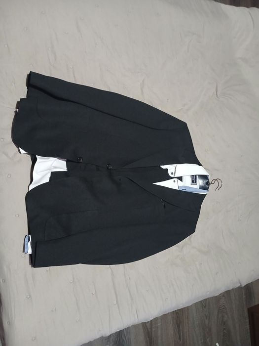 Костюм за абитуриентски бал