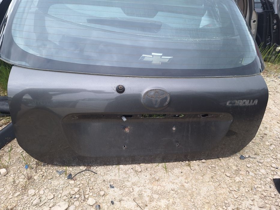 Врата багажник Toyota Corolla / Тойота Корола 2002г.