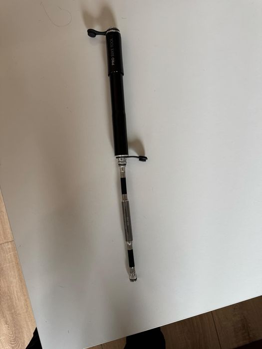 Телескопична малка помпа за колело с показател за налягането