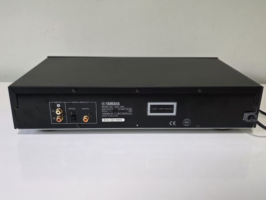 CD плейър Yamaha CDX-596