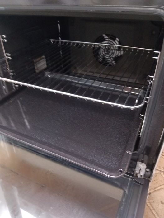 Свободно стояща печка с керамичен плот Voss Electrolux 2годиниГаранция