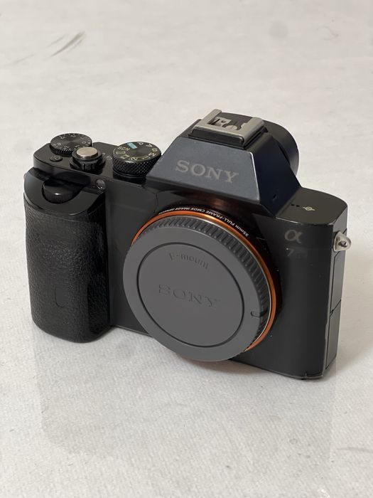 Sony a7s Sotiladi full frem