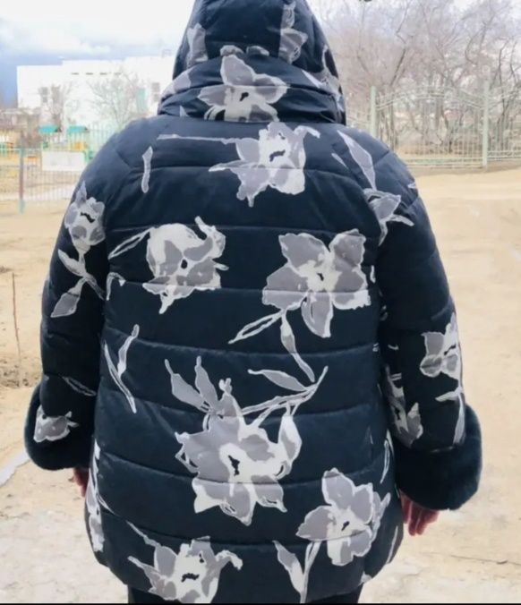 Продам женскую куртку