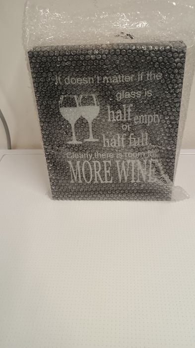 Декоративен плакет от дърво и стъкло за бар и ресторант