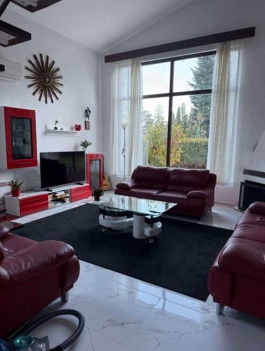 Дава се под наем Къща в с. Бистрица, Област София-град - 200 кв.м за 1943.61 € - Снимка #2