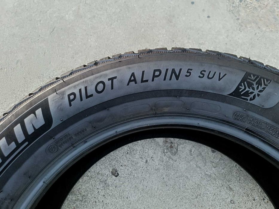 Set 4 anvelope de iarna 235 60 18 michelin pilot alpin 5 profil 7,8 mm