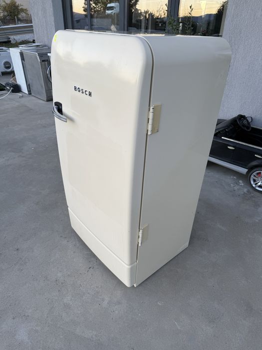 Бежов Ретро Хладилник с камера Bosch
