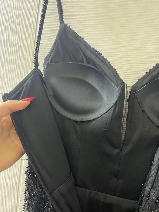 Черна бална рокля