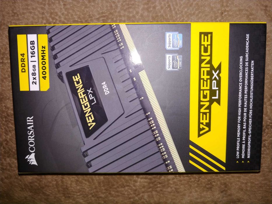 16GB DDR4 4000MT/s Cl16, Corsair, B-Die.