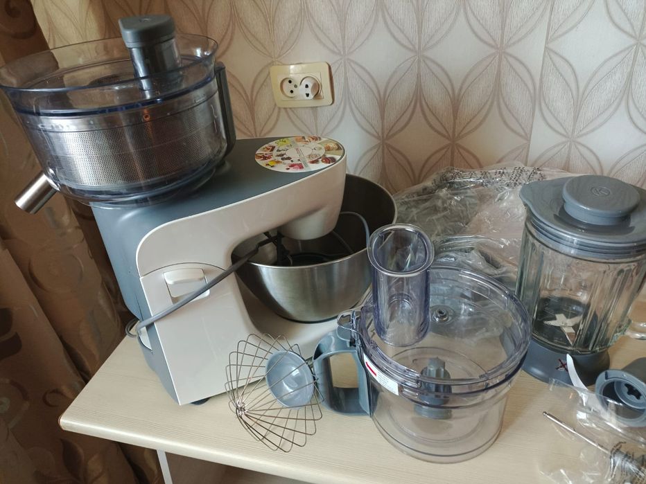 Продам кухонный  комбайн