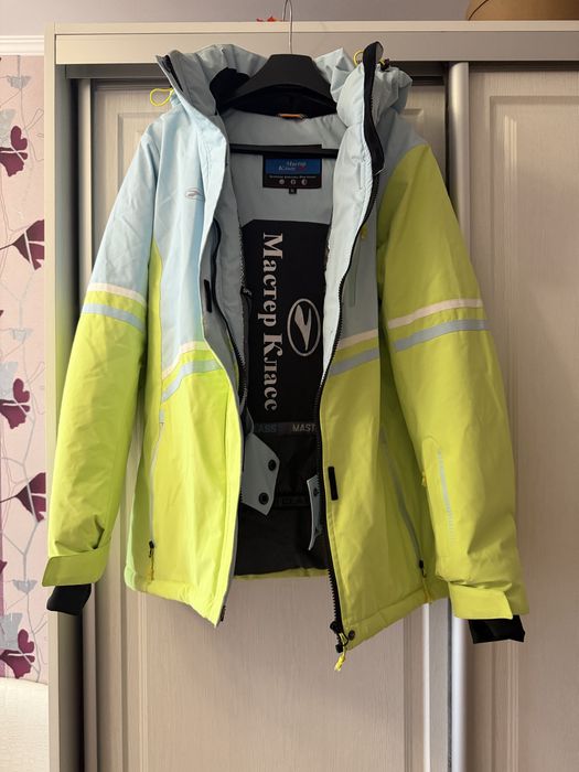 Костюм горнолыжный