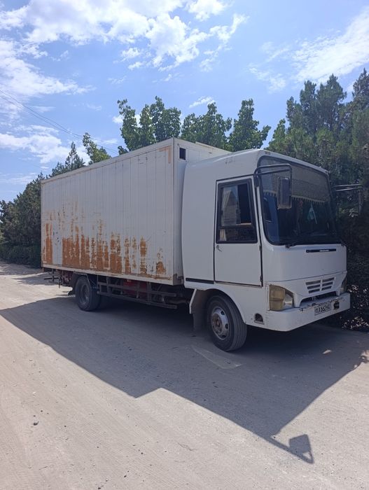 Gruzavoy    Isuzu