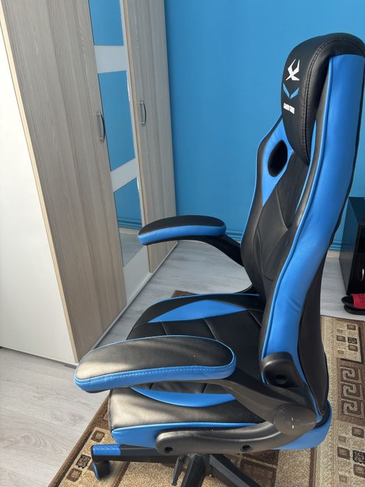 Vând scaun de gaming!