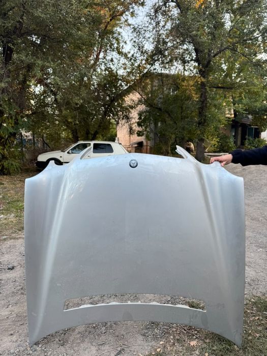 Капот на мерседес бенз W210