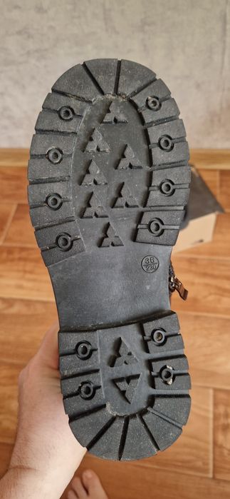 Демисезонная обувь на девочку