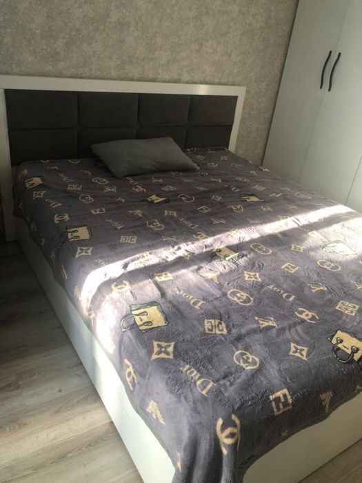 Продам двухспальную кровать