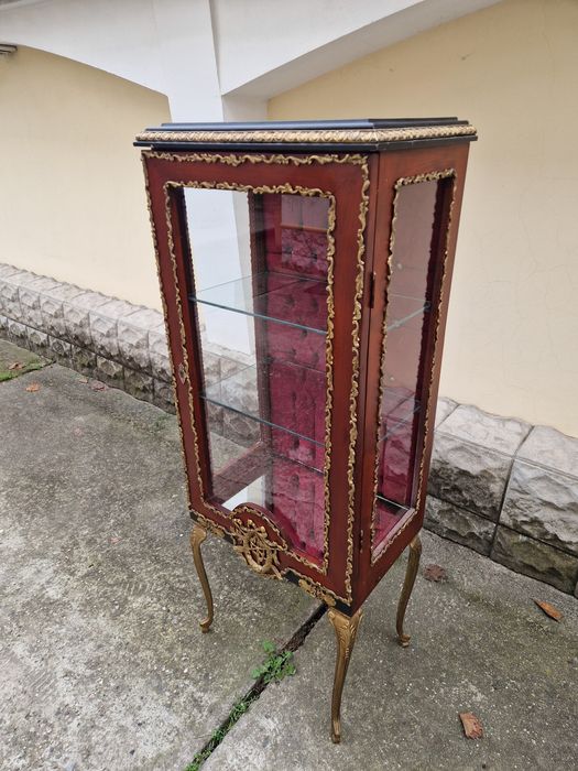 Уникална антикварна френска витрина Луй 15