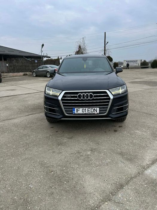 AUDI Q7 2017
