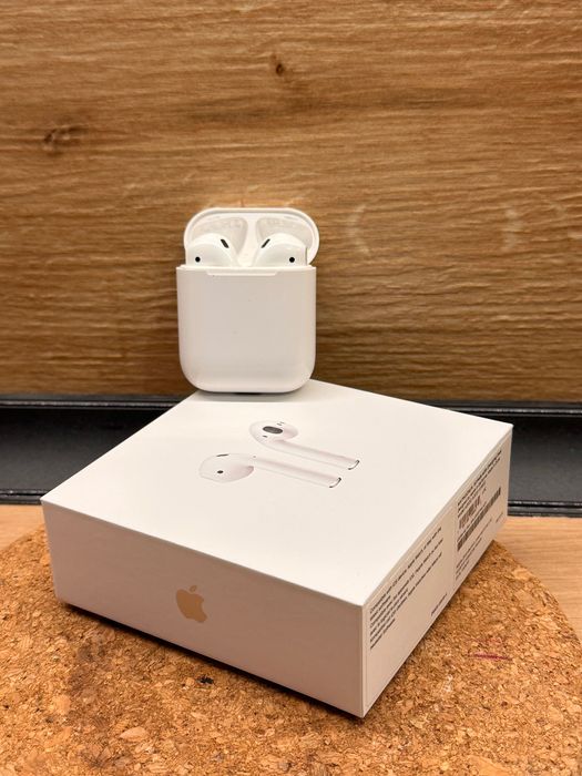 Apple AirPods 2 + подарък