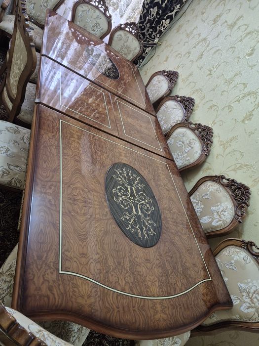 Оригинал. Дубайский стол. 12 стульев. Качество супер. Дерево дуб.