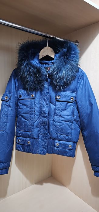 Продам женский пуховик.