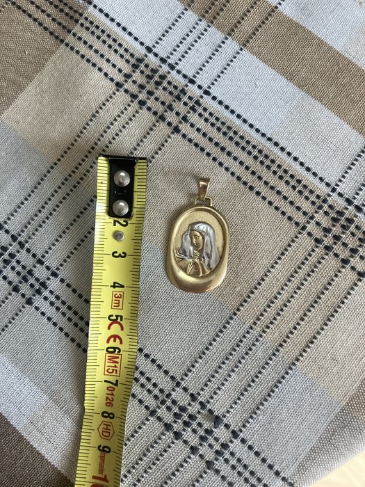 Златна висуска Богородица 14к.,3,23гр.