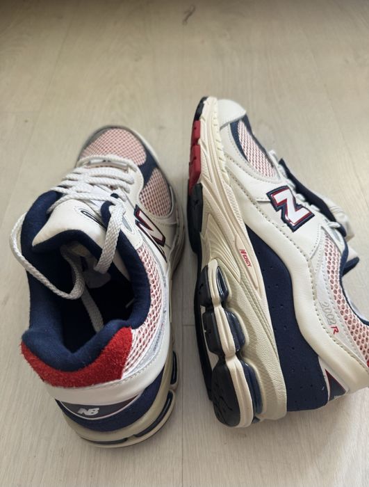 Обувки New Balance 2002 43
