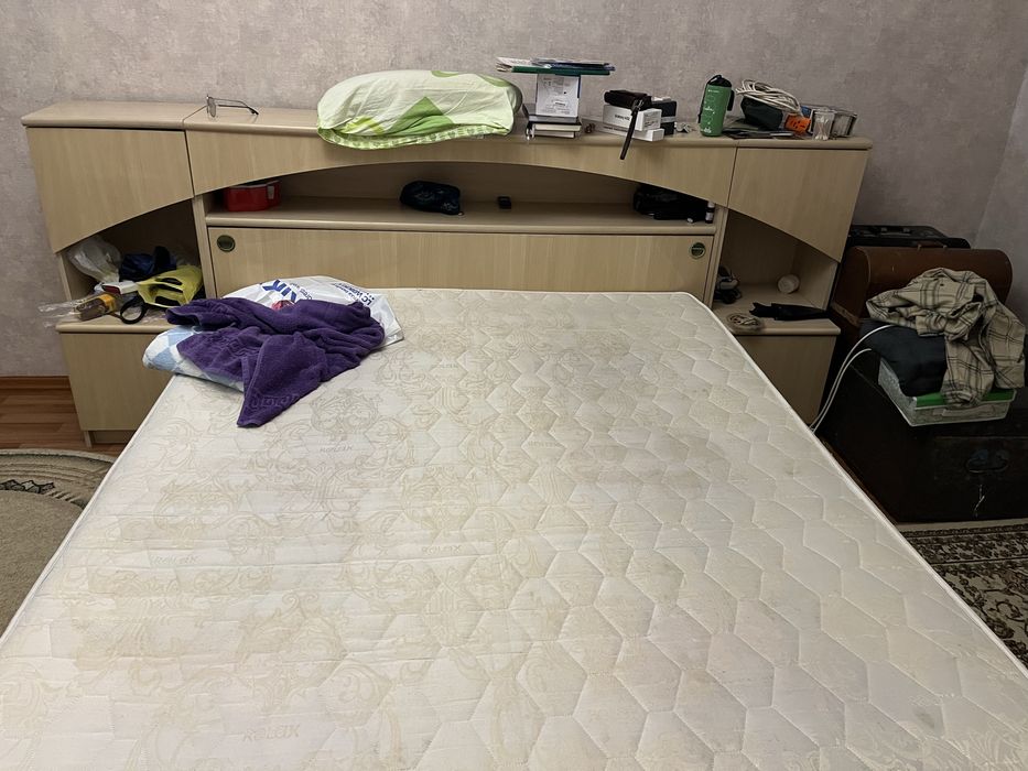 Двуспальная кровать